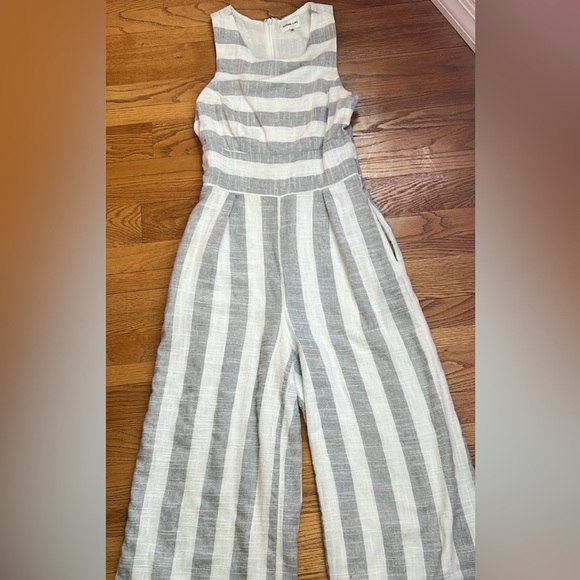 Sugarlips Pants - Sugar Lips xs linen lined sleeveless mid calf romper. Grey cream stripe
